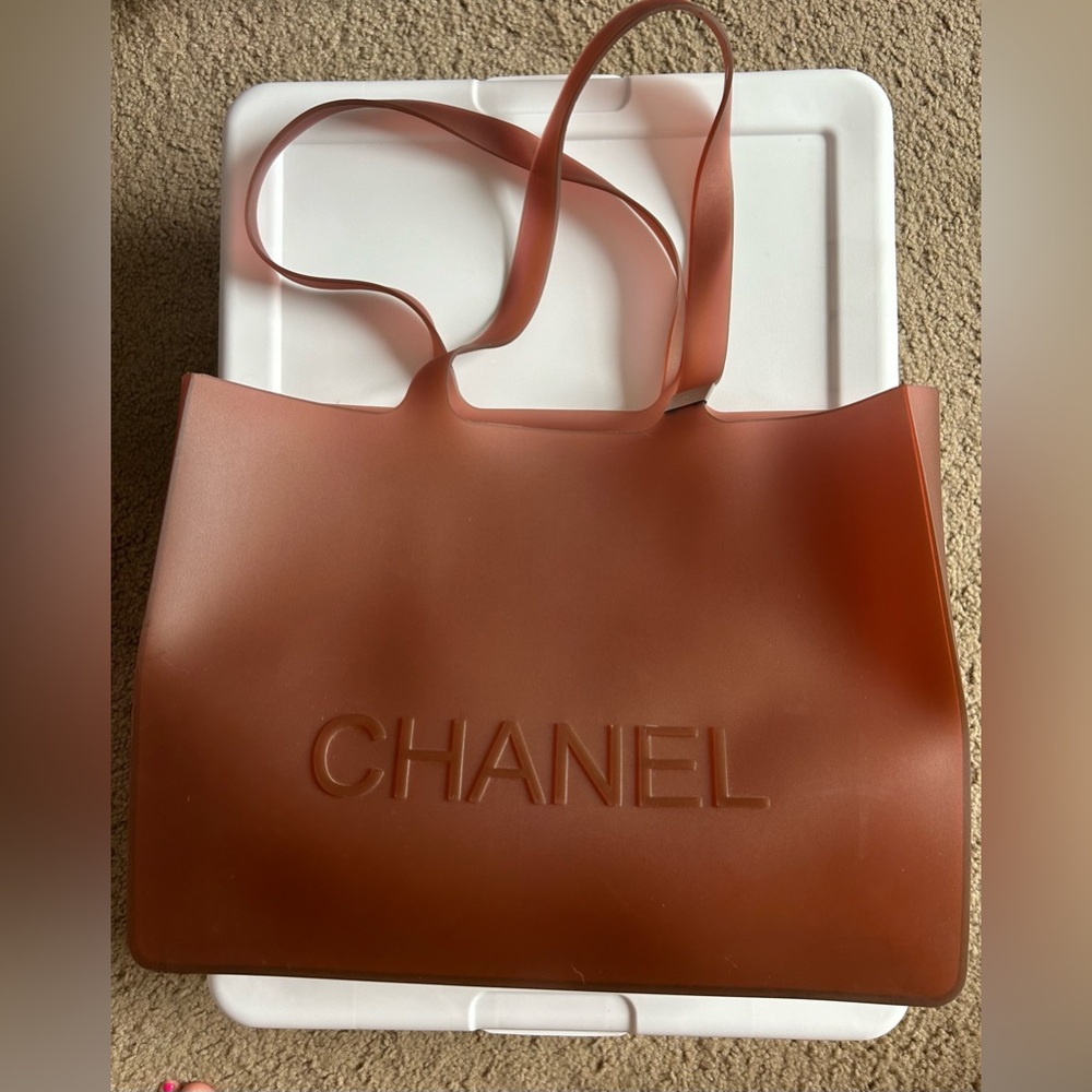 Authentic EUC Chanel Jelly Tote - Picture 3 of 13